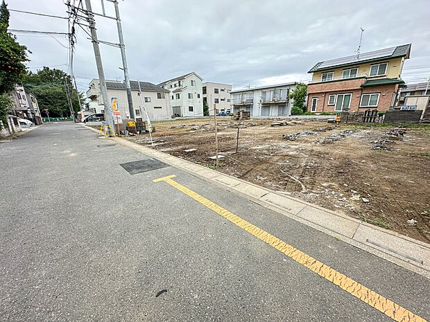 【前面道路6ｍ】車の通行が少ないので、静かな住環境を維持することができます。