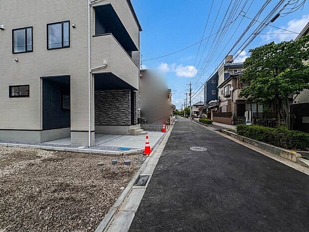 【前面道路4.7m】車の通行が少ないので、静かな住環境を維持することができます。