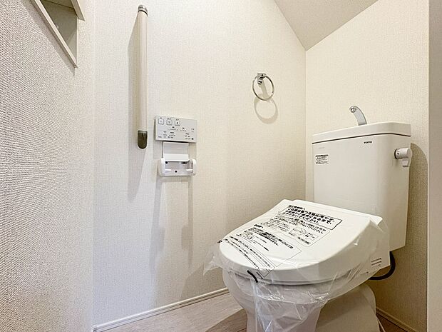 【トイレ】いつも清潔なスペースであってほしいのが毎日使うトイレです。掃除がしやすいのはもちろん、落ち着けるスペースとして機能することも大切です。