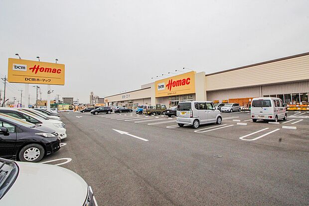 ホームセンター 1400m DCMホーマック