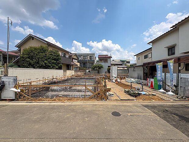 【現地】閑静な住宅地に佇む「住まい」は季節に捉われない珠玉の『空間」を実現。