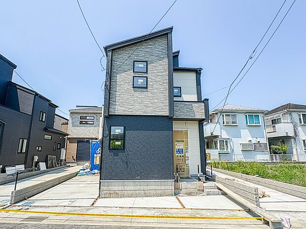 【外観】家族の温かさと陽光の暖かさ、楽しい毎日と明るい未来を予感させる「空間が織り成すひとつ先の住み心地」を演出します。