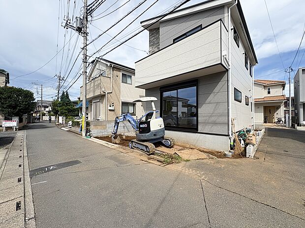 【前面道路】車の通行が少ないので、静かな住環境を維持することができます。