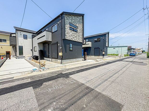 【前面道路】車の通行が少ないので、静かな住環境を維持することができます。