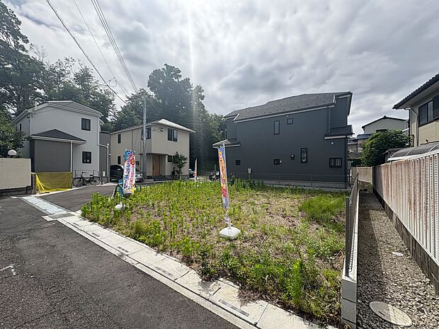 【外観】家は一生のお買物。自分ならではの家族ならではの、家にしたい。書斎を設ける。子どものプレイングルームを設ける。趣味のオーディオルームを設置する。夢を追うオンリーワンの家です。