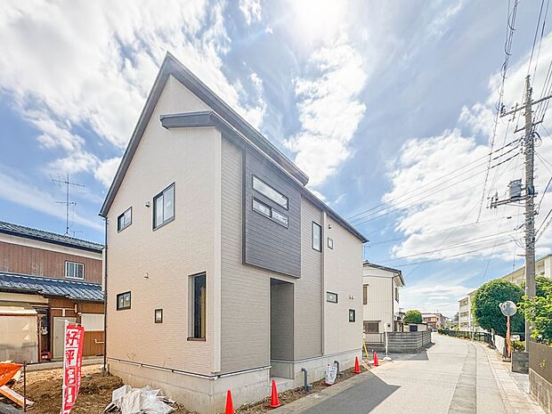 【前面道路】車の通行が少ないので、静かな住環境を維持することができます。