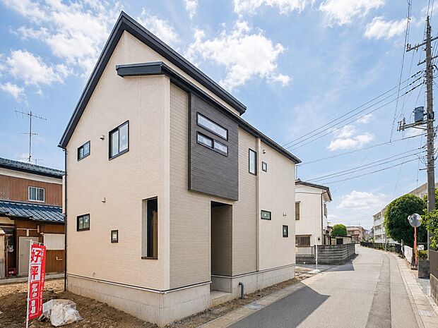 【外観】家族の温かさと陽光の暖かさ、楽しい毎日と明るい未来を予感させる「空間が織り成すひとつ先の住み心地」を演出します。