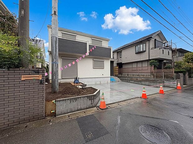 【外観】家の良し悪しだけでなく周辺環境も重要なポイント。※青空はイメージです。