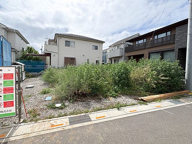 【外観】家族の温かさと陽光の暖かさ、楽しい毎日と明るい未来を予感させる「空間が織り成すひとつ先の住み心地」を演出します。