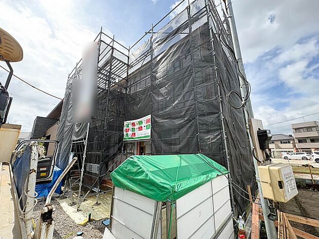 【外観】家族の温かさと陽光の暖かさ、楽しい毎日と明るい未来を予感させる「空間が織り成すひとつ先の住み心地」を演出します。