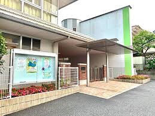 幼稚園・保育園 133m みぬま幼稚園(明るい木目の園舎と園内はとても温かみがあります。体育館には2階席にギャラリーもあり、幼稚園とは思えない先端の施設になっています。)