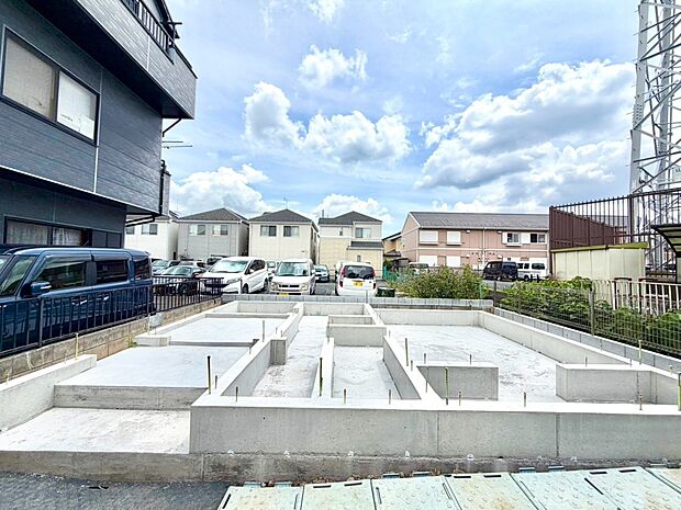 【外観】こちらの物件に少しでもご興味がありましたら、お気軽にお電話下さい。ネット上で「見えない物」「わからない事」でも、実際にご見学いただくことで、手に取るようにおわかりいただけるはずです。…