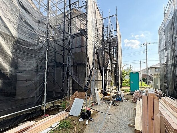 【外観C号棟】陽当りや通風性など各所に施された工夫で住みやすさを実現。部屋の大きさや周辺環境・街並など、資料には掲載していない情報が現地にはたくさんございます。是非ご確認下さい。