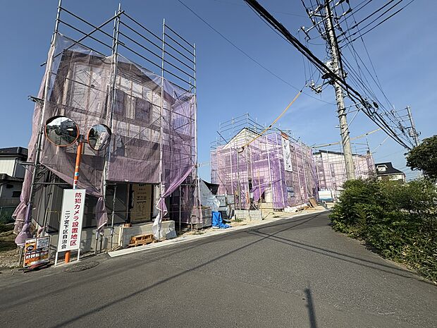 【外観】家族の温かさと陽光の暖かさ、楽しい毎日と明るい未来を予感させる「空間が織り成すひとつ先の住み心地」を演出します。