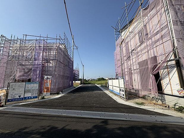 【前面道路】陽当りや通風性など各所に施された工夫で住みやすさを実現。部屋の大きさや周辺環境・街並など、資料には掲載していない情報が現地にはたくさんございます。是非ご確認下さい。