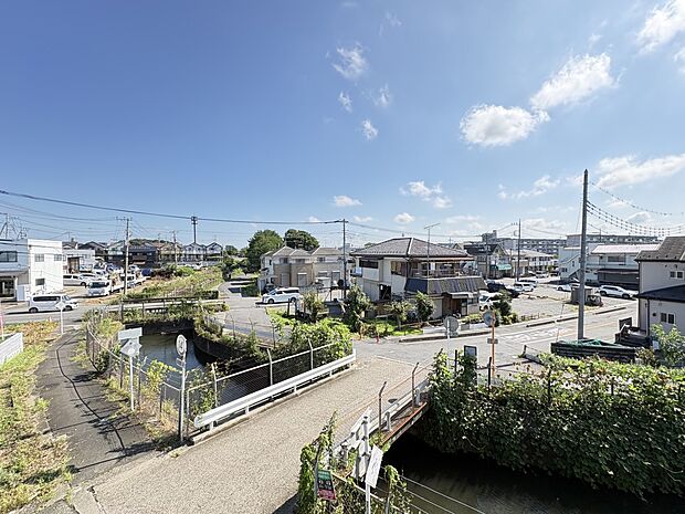 【1号棟 眺望】第1種低層住居専用地域・遮る高い建物のない街並みの眺望
