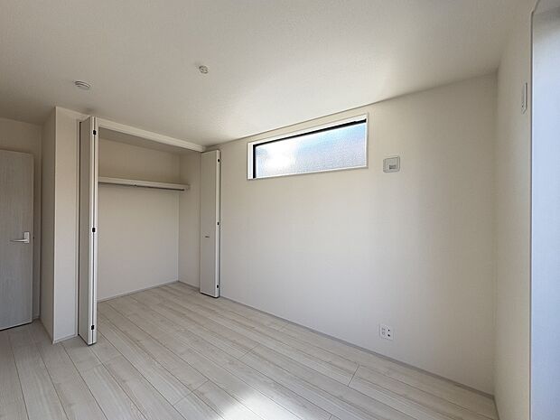 【2号棟 クローゼット】2階4部屋、全室にクローゼット完備・お部屋をスッキリ!