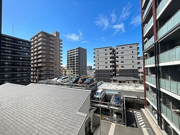 【眺望】眺望や窓からの景色が良いと、家で過ごす時間も快適です。