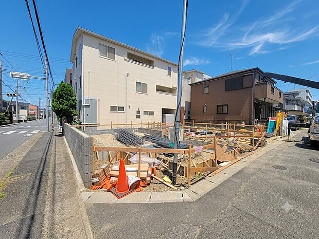 【外観】ここから始まる「日常」はご家族にとってかけがえのない時間となります。少しでも豊かに、快適に。そんな想いから本邸宅は生まれました。