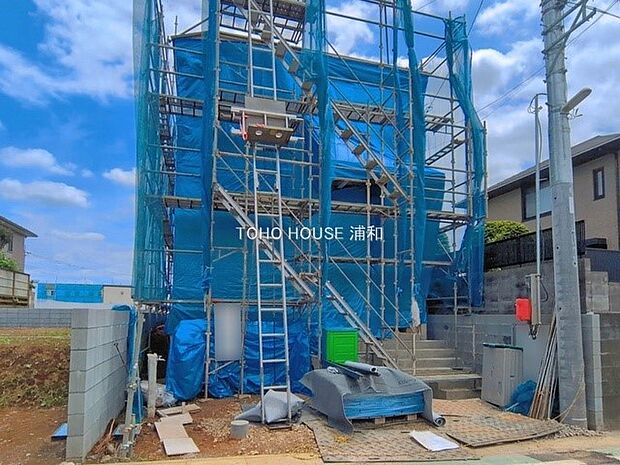 【外観】東大宮駅徒歩9分、各教育施設徒歩10分圏内の閑静な住宅地に限定1棟が誕生します。周囲には遮るものもなく開放感があります。