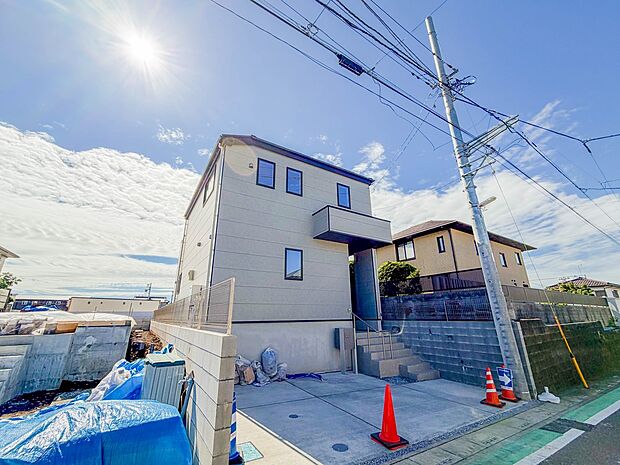 【外観】東大宮駅徒歩9分、各教育施設徒歩10分圏内の閑静な住宅地に限定1棟が誕生します。周囲には遮るものもなく開放感があります。
