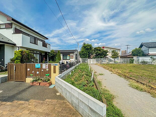 幼稚園・保育園 300m きらら西口園保育園(きらら西口園保育園(きらら西口園保育園(昨今共働きが当たり前のご時世なので、保育園が近くにあると本当に助かりますよね。)))