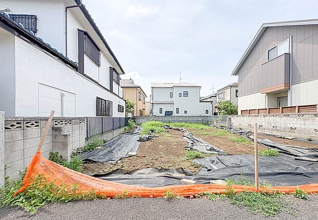 【現地土地写真】陽当りが良いと、洗濯物が乾きやすいですし、湿気やカビの心配も減るので快適です。寒い冬の日でも、日差しが届くと家の中が暖かくなりますね。