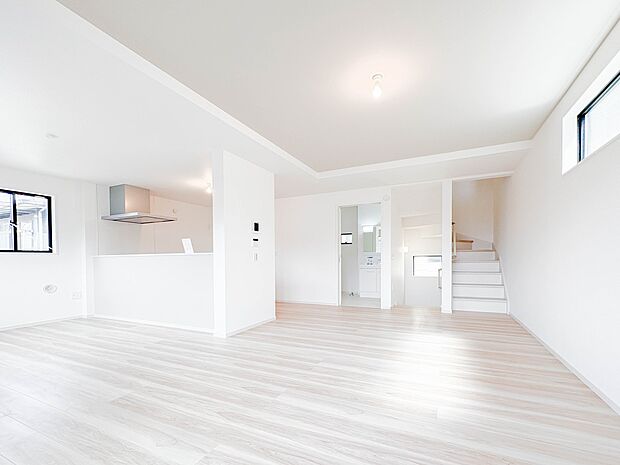 うららかな陽射しがどのお部屋にも降り注ぎますように、快適さを追求した間取設計。得難い立地環境での生活を恵みの豊かな永住の地へと変えてくれます。