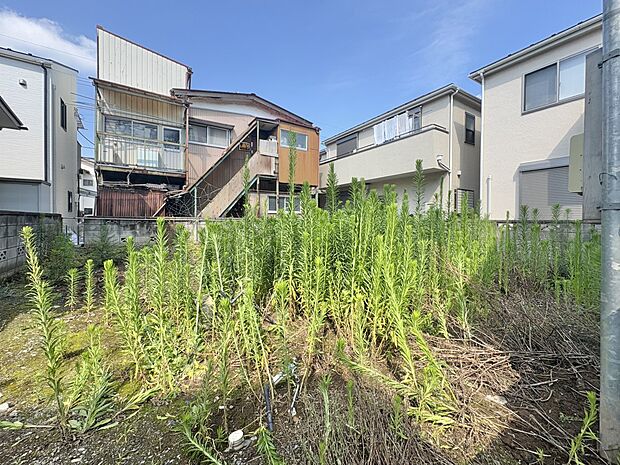 【外観】ここから始まる「日常」はご家族にとってかけがえのない時間となります。少しでも豊かに、快適に。そんな想いから本邸宅は生まれました。　