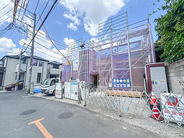 【外観】こちらの物件に少しでもご興味がありましたら、お気軽にお電話下さい。ネット上で「見えない物」「わからない事」でも、実際にご見学いただくことで、手に取るようにおわかりいただけるはずです。…
