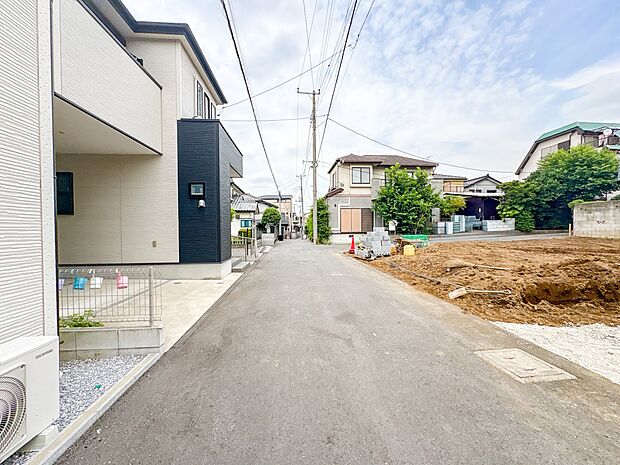 【外観】こちらの物件に少しでもご興味がありましたら、お気軽にお電話下さい。ネット上で「見えない物」「わからない事」でも、実際にご見学いただくことで、手に取るようにおわかりいただけるはずです。…