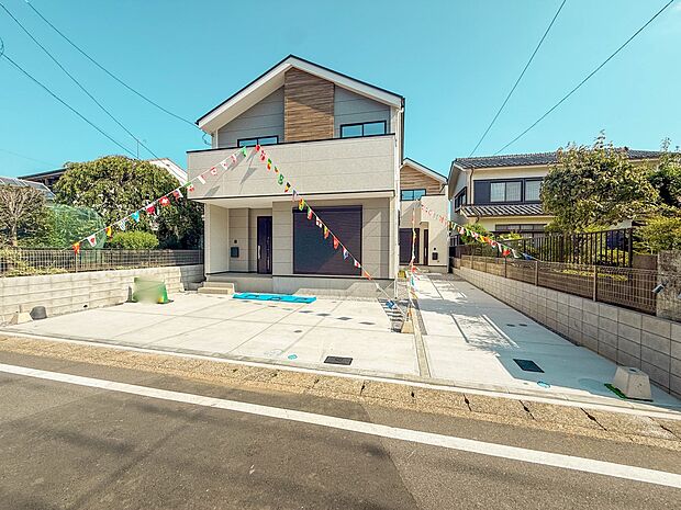 【前面道路】陽当りや通風性など各所に施された工夫で住みやすさを実現。部屋の大きさや周辺環境・街並など、資料には掲載していない情報が現地にはたくさんございます。是非ご確認下さい。