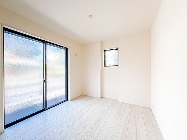 【洋室5.33帖】充実した生活は伸びやかな居室空間から始まります。快適に・伸びやかに。心の潤いを求める方々へ。