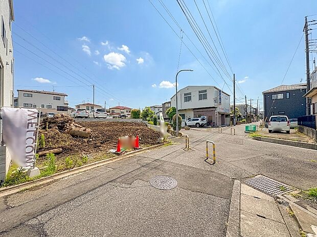 【前面道路】車の通行が少ないので、静かな住環境を維持することができます。