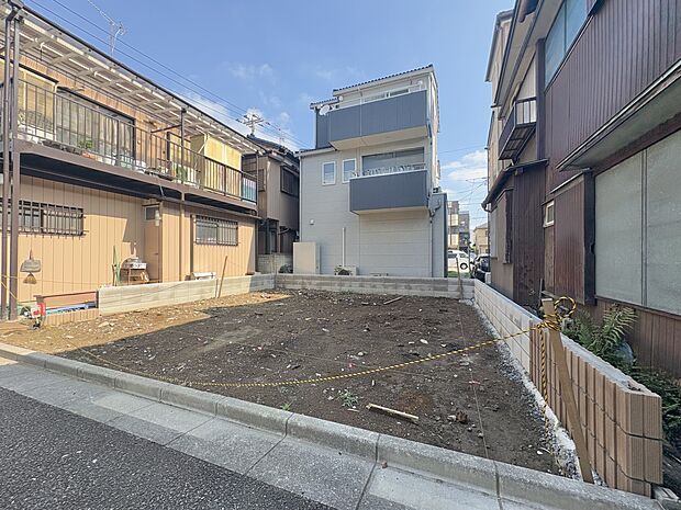【外観】家族の温かさと陽光の暖かさ、楽しい毎日と明るい未来を予感させる「空間が織り成すひとつ先の住み心地」を演出します。
