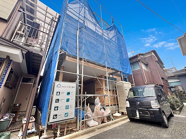 【外観】家族の温かさと陽光の暖かさ、楽しい毎日と明るい未来を予感させる「空間が織り成すひとつ先の住み心地」を演出します。