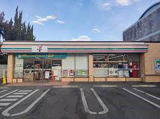 コンビニ 240m セブン-イレブン 川口芝下3丁目店(セブン-イレブン 川口芝下3丁目店 徒歩4分)