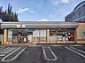 周辺：コンビニ 240m セブン-イレブン 川口芝下3丁目店(セブン-イレブン 川口芝下3丁目店　徒歩4分)