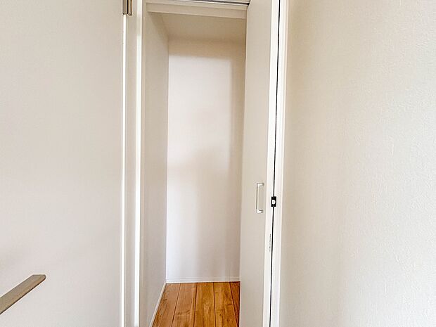 【収納】各部屋を最大限に広く使って頂ける様、全居住スペースに収納付。プライベートルームはゆったりと快適に。