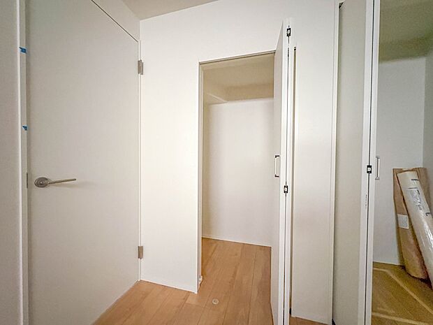 【収納】各部屋を最大限に広く使って頂ける様、全居住スペースに収納付。プライベートルームはゆったりと快適に。