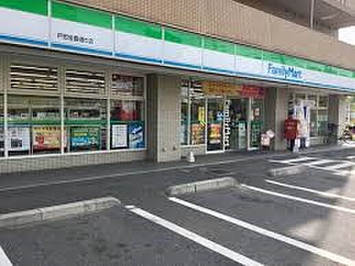 コンビニ 450m ファミリーマート 戸田全農通り店(ファミリーマート 戸田全農通り店 徒歩6分)