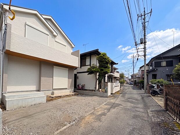 【前面道路】車の通行が少ないので、静かな住環境を維持することができます。