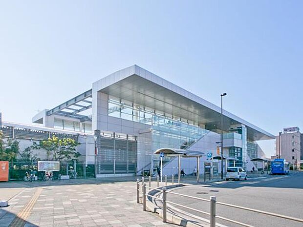 駅 1360m JR川越線「西大宮」駅(JR東日本川越線の駅。川越線の中では唯一、川越線と同時開業しなかった駅です。平成に開業した新しい駅です。駅付近には埼玉栄中学、栄高校があり、通学の駅と…
