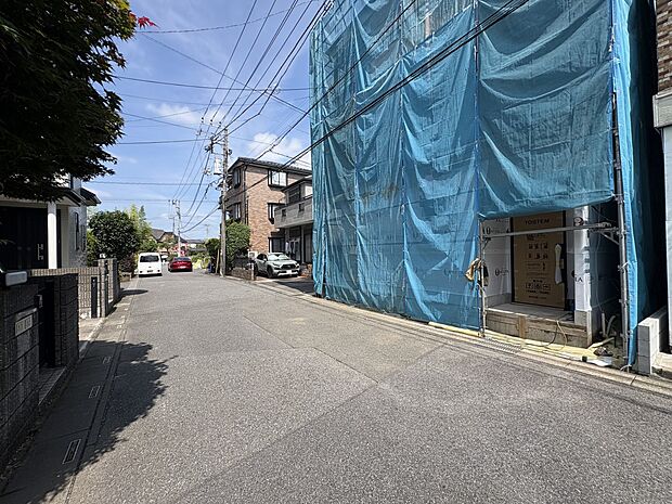 1号棟【前面道路】車の通行が少ないので、静かな住環境を維持することができます。