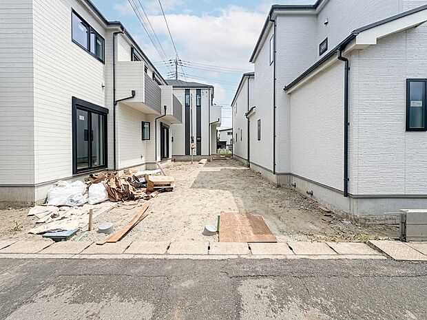 【外観】家族の温かさと陽光の暖かさ、楽しい毎日と明るい未来を予感させる「空間が織り成すひとつ先の住み心地」を演出します。