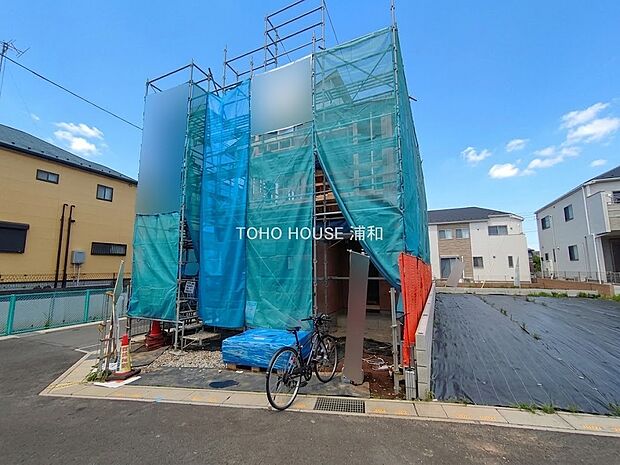 【前面道路】陽当りや通風性など各所に施された工夫で住みやすさを実現。部屋の大きさや周辺環境・街並など、資料には掲載していない情報が現地にはたくさんございます。是非ご確認下さい。