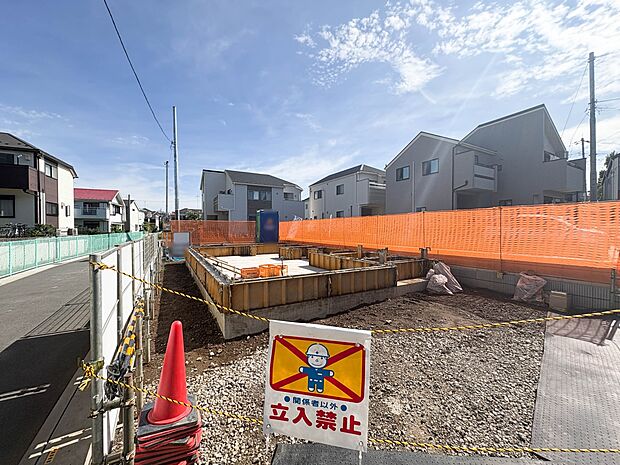 【現地外観】陽当りや通風性など各所に施された工夫で住みやすさを実現。部屋の大きさや周辺環境・街並など、資料には掲載していない情報が現地にはたくさんございます。是非ご確認下さい。