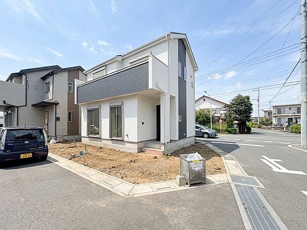 【外観】家族の温かさと陽光の暖かさ、楽しい毎日と明るい未来を予感させる「空間が織り成すひとつ先の住み心地」を演出します。