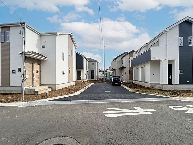 【前面道路】車の通行が少ないので、静かな住環境を維持することができます。