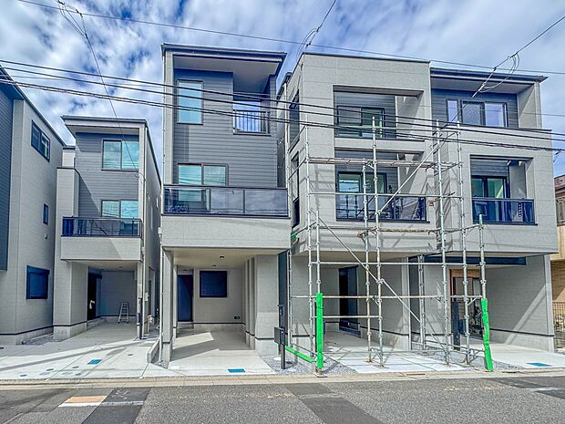 4号棟【外観】陽当りや通風性など各所に施された工夫で住みやすさを実現。部屋の大きさや周辺環境・街並など、資料には掲載していない情報が現地にはたくさんございます。是非ご確認下さい。